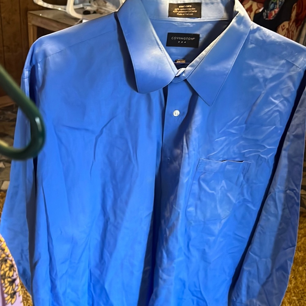 Sorry for wrinkles! Mens button up shirt